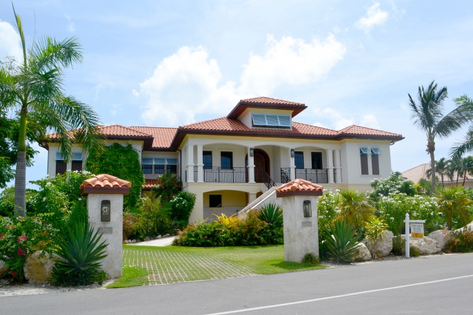 Top 5 Reasons to Invest in Grand Cayman Real Estate